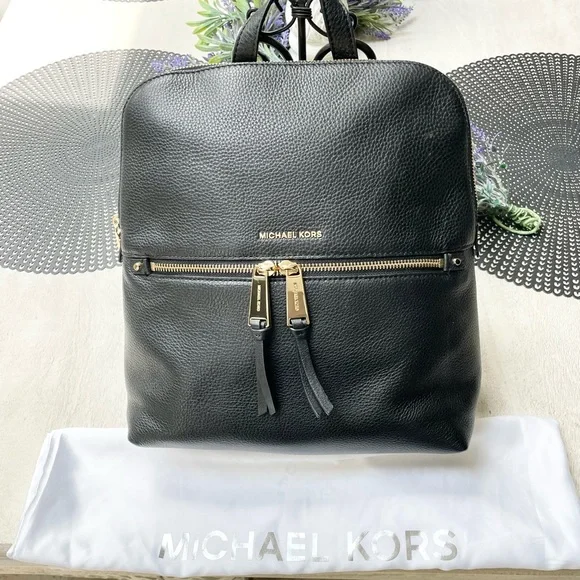 Michael Kors Backpack 🖤 - Picture 3 of 9